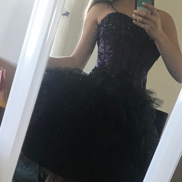 Gorgeous Gothic Princess Dress Gown - Picture 8 of 11